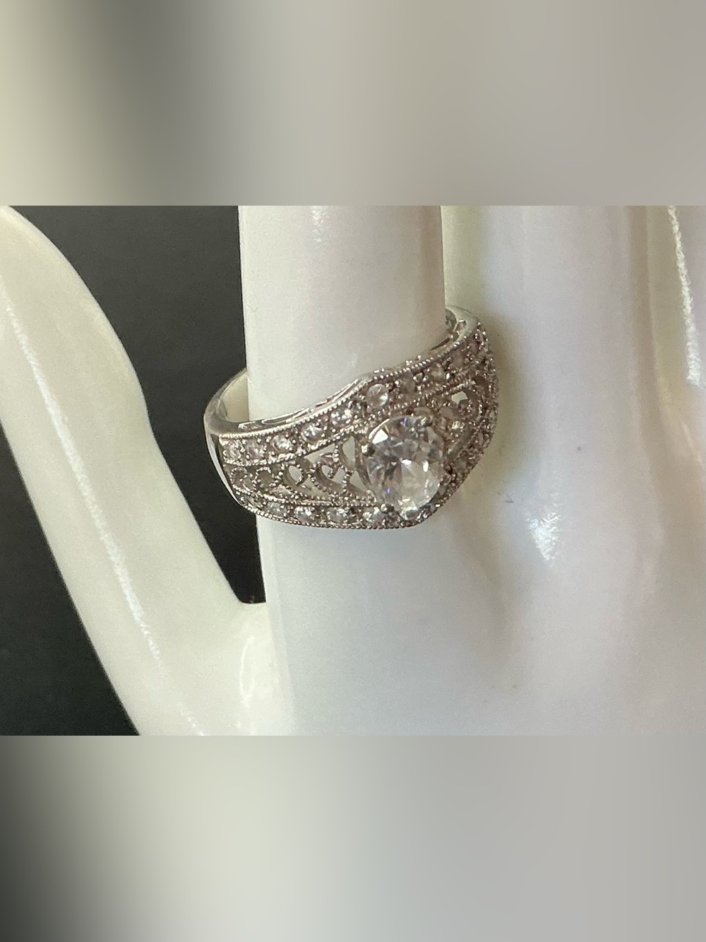 SILVER TONE FILAGREE STATEMENT RING WITH CRYSTAL ACCENTS SIZE 11